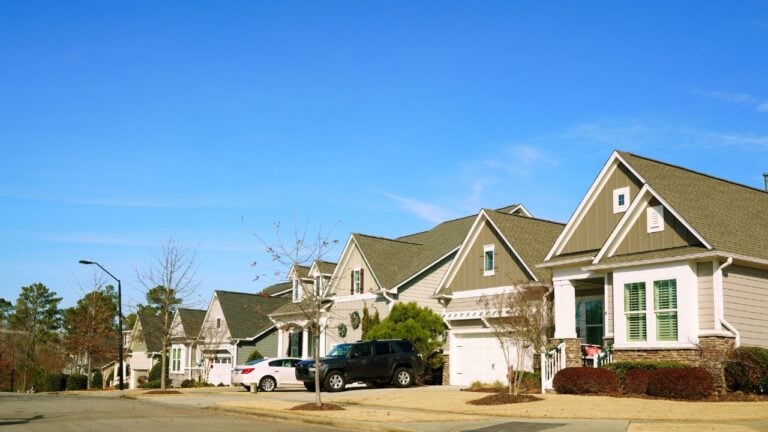 9 North Carolina HOA Rules Homeowners Wish They’d Read Before Signing