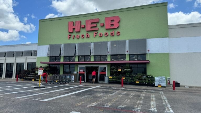 6 H-E-B Traps Texas Shoppers Fall For Every Single Week