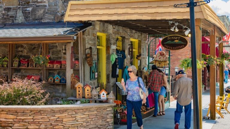 8 North Carolina Mountain Towns That Get Overrun Every Fall