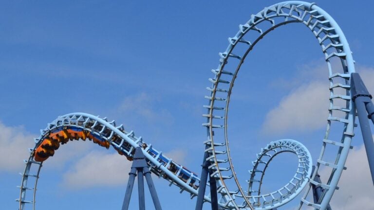 9 Things Florida Theme Park Regulars Do That First-Timers Never Figure Out