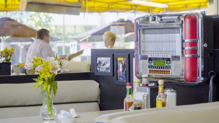 11 Old-School Restaurant Features Pennsylvania’s Gen Z Rarely Sees Anymore