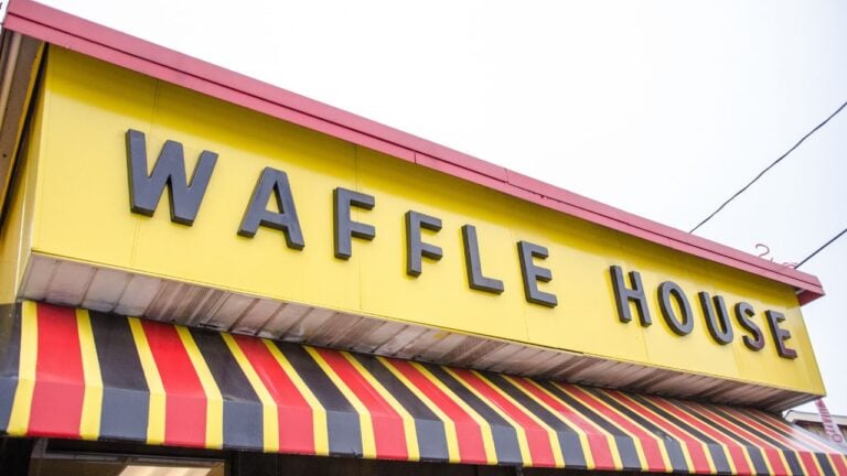 9 Waffle House Rules Most Non-Georgians Have No Idea Exist