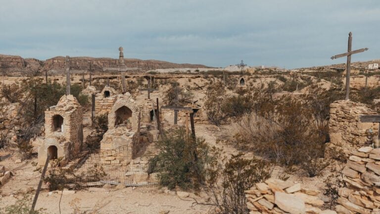 9 Texas Small Towns Locals Protect From Tourist Guides