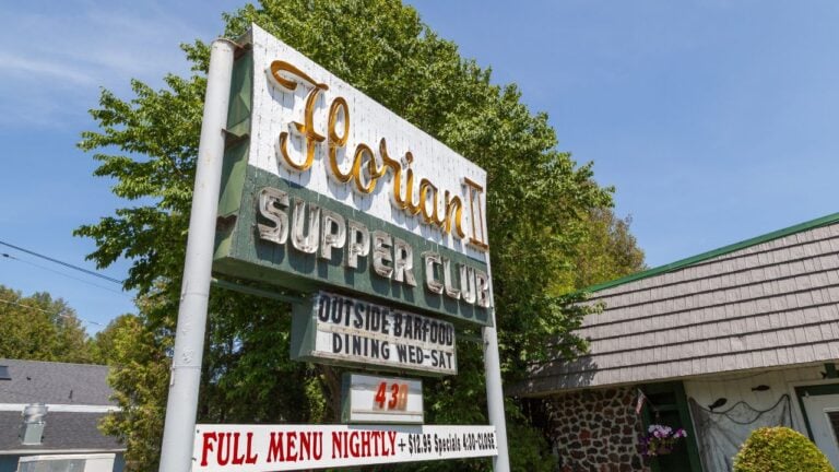 9 Wisconsin Supper Club Rules Outsiders Break Without Knowing