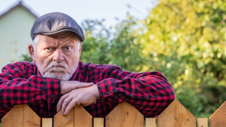 8 Ohio Fence Rules That Turn Neighbors Into Enemies
