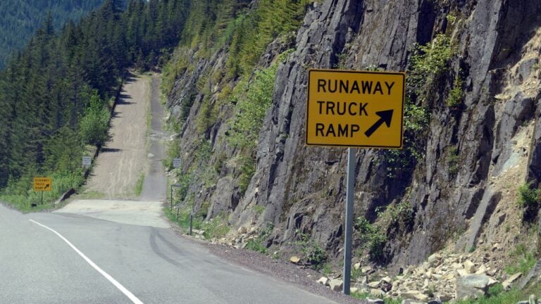9 Tennessee Road Signs That Mean Something Different Than Visitors Assume