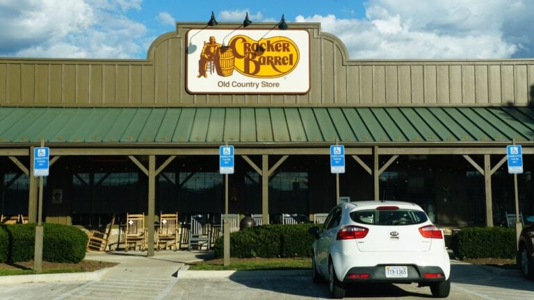 8 Cracker Barrel Menu Items Tennesseans Can’t Get Enough Of
