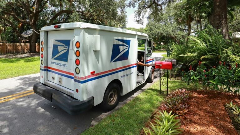9 Things Post Offices Refuse to Ship, Even Though Floridians Try to Send Them