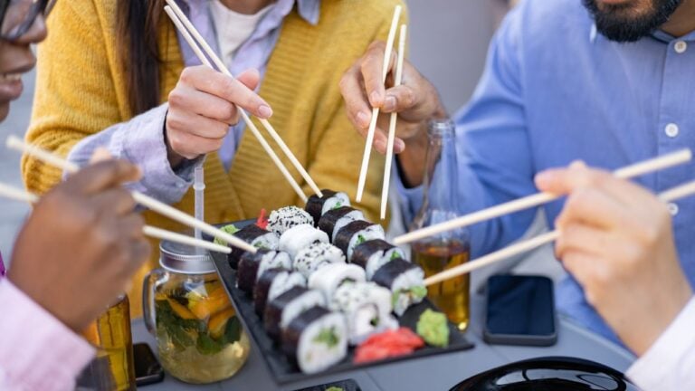 6 Things Californians Do in Restaurants That the Rest of the Country Finds Rude