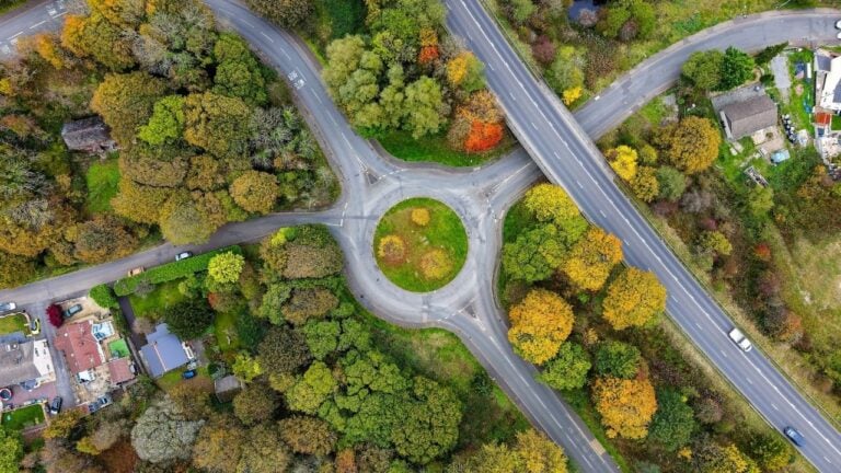 7 Mistakes That Give Away Anyone Who Didn’t Learn to Drive in Northern Virginia