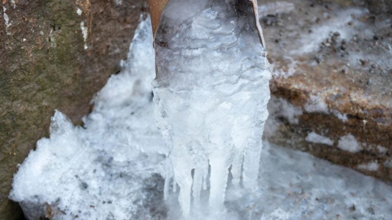 9 Frozen Pipe Mistakes Pennsylvania Homeowners Make Before a Hard Freeze