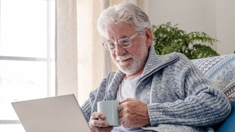 11 Things Tennesseans Over 50 Can Ask AI to Do That Are Actually Helpful