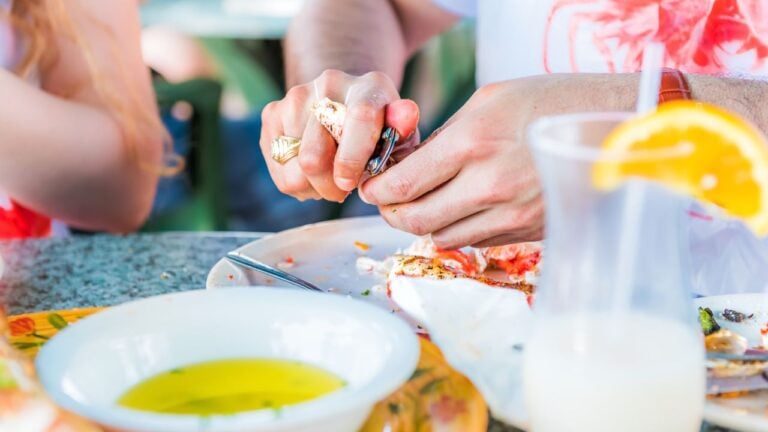 7 Lobster Pound Etiquette Rules Mainers Wish Tourists Knew