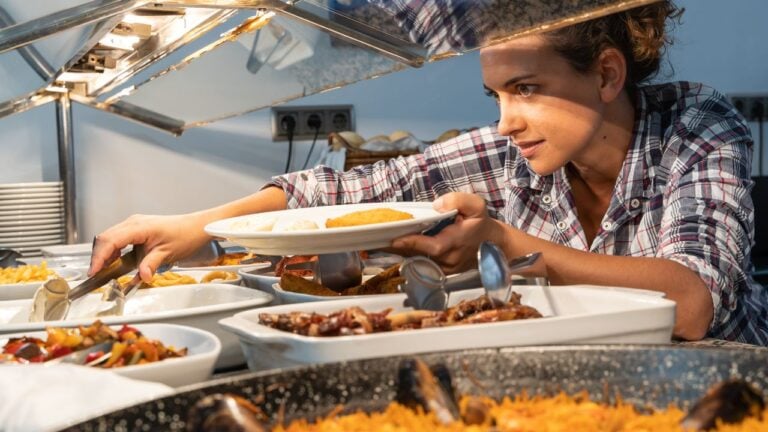 6 Restaurant Chains South Carolina Grew Up With That Are Almost Gone