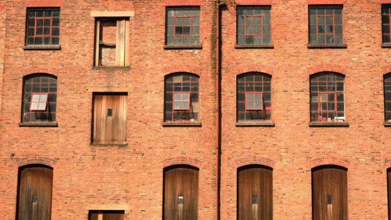 11 Illinois Buildings With Former Lives Most Residents Never Knew About