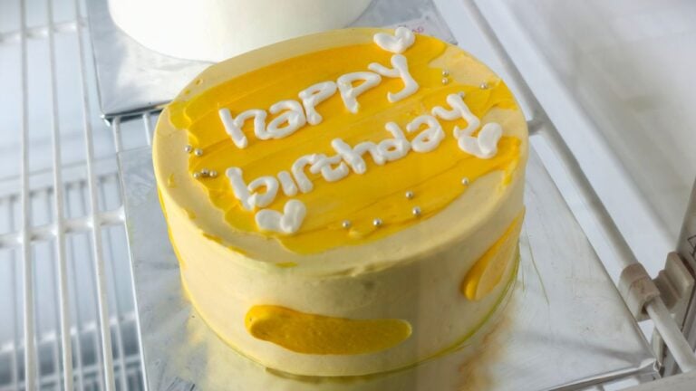 6 Hy-Vee Bakery-Ordering Mistakes Iowans Keep Making