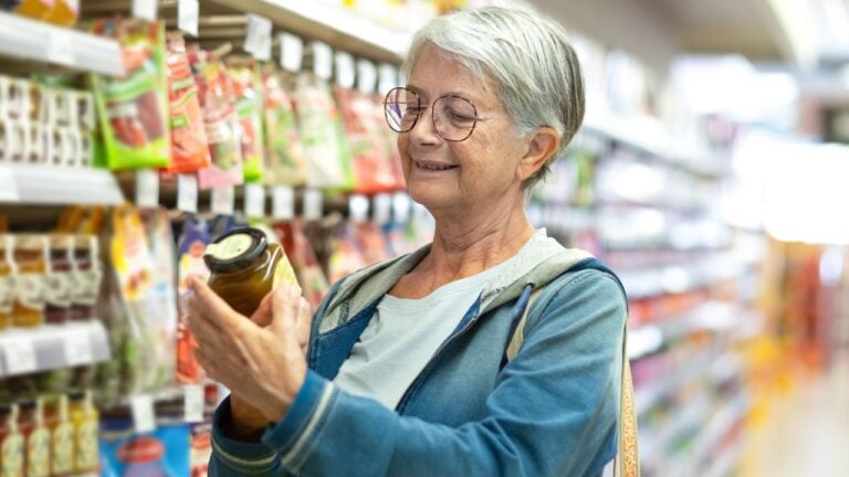 15 Things Florida Snowbirds Do at Publix That Give Them Away in Seconds