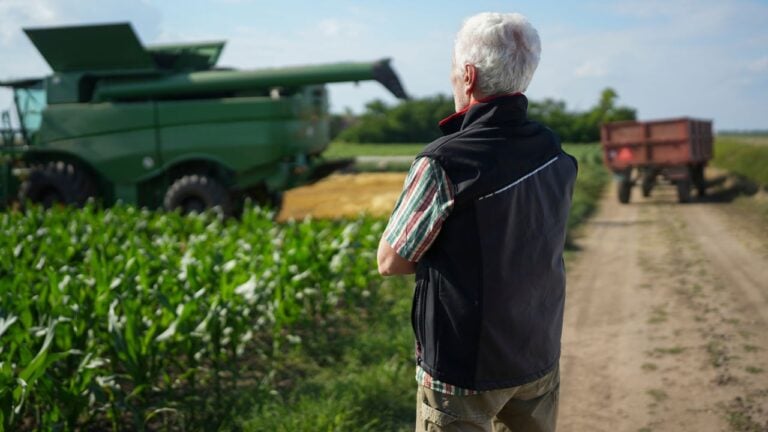 8 Harvest Season Rules That Change How Iowans Drive to Work