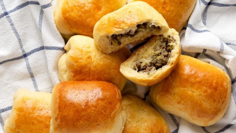 6 Kansas Foods That Out-of-Staters Try Cautiously