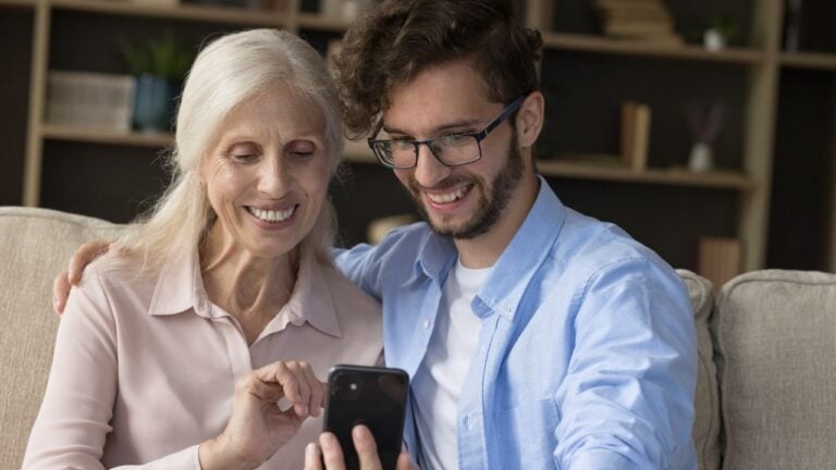 10 Digital Habits That Instantly Reveal a South Carolinian’s Generation