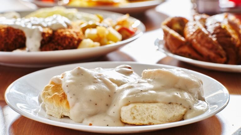 8 Cracker Barrel Breakfast Habits That Separate Missourian Regulars From Everyone Else