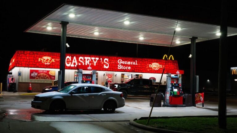 9 Convenience Chains Iowans Judge Each Other for Choosing