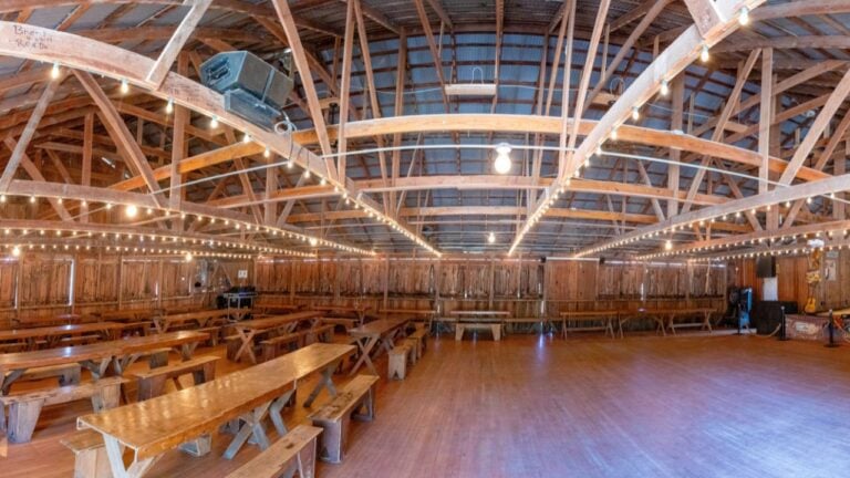 8 Texas Dance Halls Texans Assume Everyone Knows About