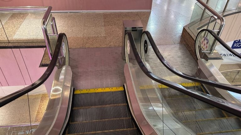 7 Things Missouri Shopping Malls Had That Nobody Will Experience Again
