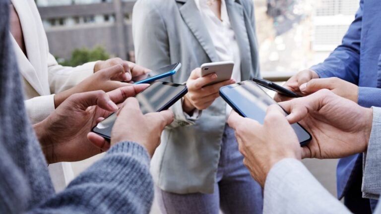 9 Problems New Jersey Workplaces Create When Conversations Move to a Group Chat