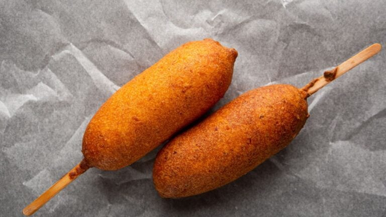 6 Iowa County Fair Foods That Vanish the Rest of the Year