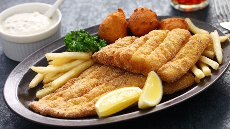 6 Wisconsin Supper Club Habits Nobody Explains to Newcomers