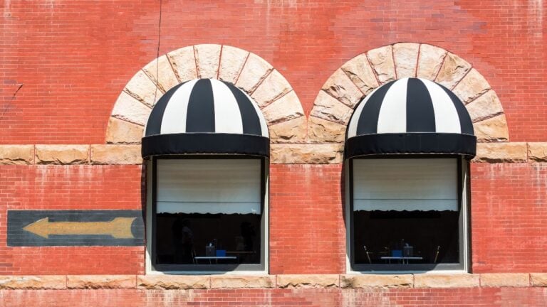 5 South Dakota Roadside Stops That Close Before Anyone Expects