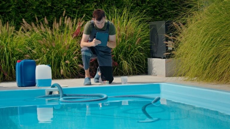9 Things Arizona Pool Techs Know About a Homeowner in Five Minutes
