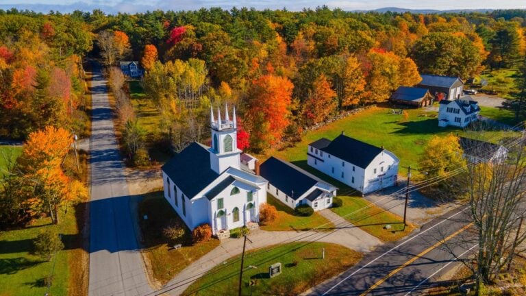 6 Things New Hampshire Towns Do Every Foliage Season