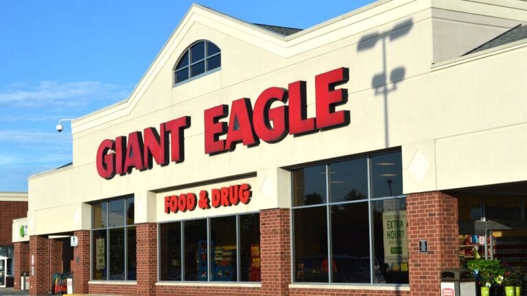 Pittsburgh’s Giant Eagle Ranked Last in a 2026 Grocery Satisfaction Survey