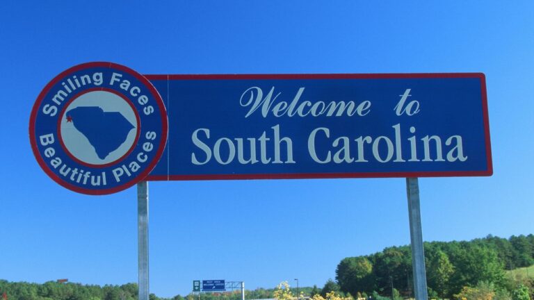 7 Things That Change the Second You Cross From North Carolina Into South Carolina