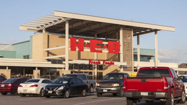 6 Precautions Texans Should Take When Shopping at H-E-B