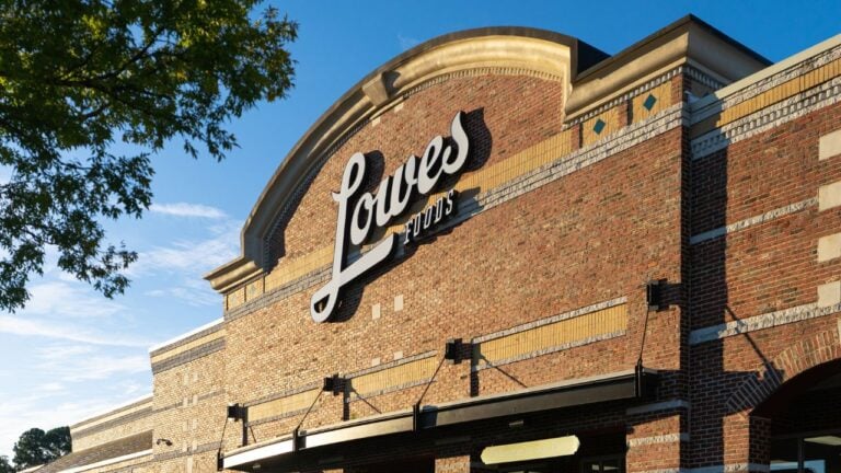 7 Things Lowes Foods Employees Wish North Carolinians Knew Before Checkout