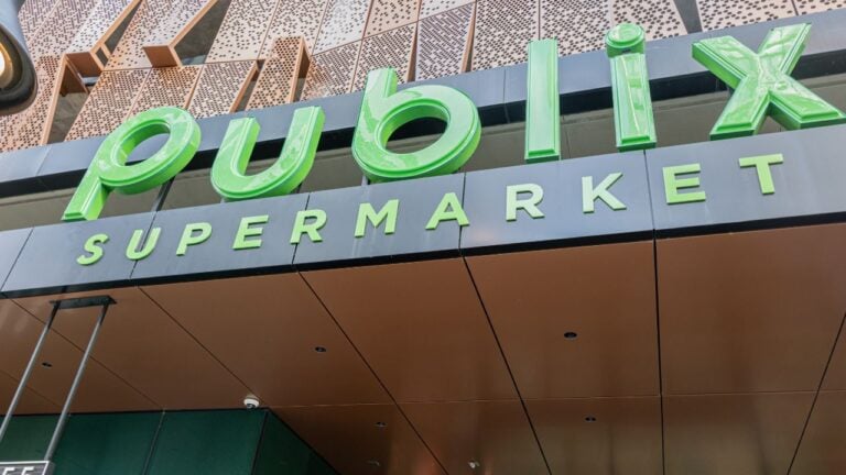 Publix Stock Dropped 3 Times in a Year. What Florida Associates Should Know