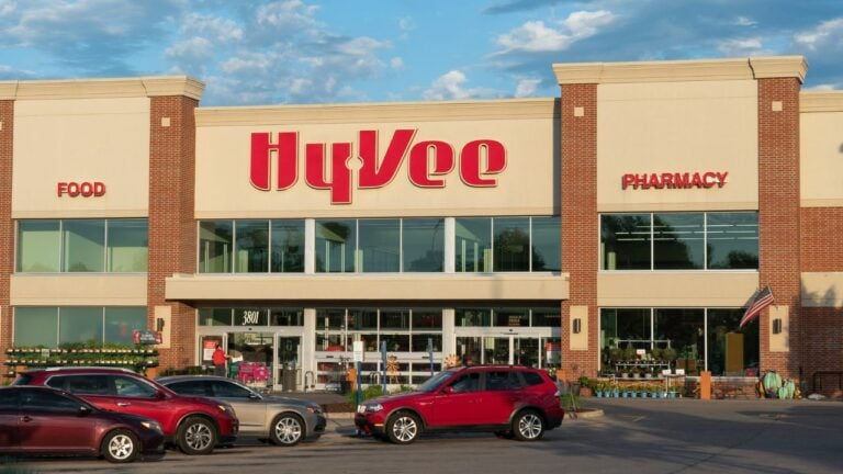 6 Hy-Vee Perks and Pickup Terms Iowans Should Read First