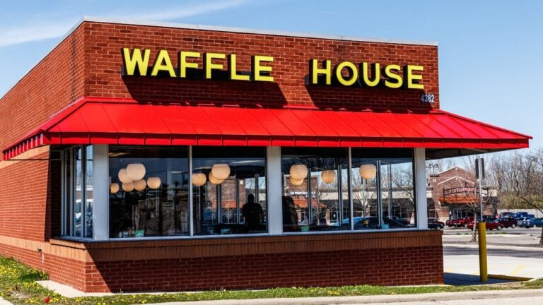 4 Secrets Waffle House Cooks Wish Floridians Knew Before They Order