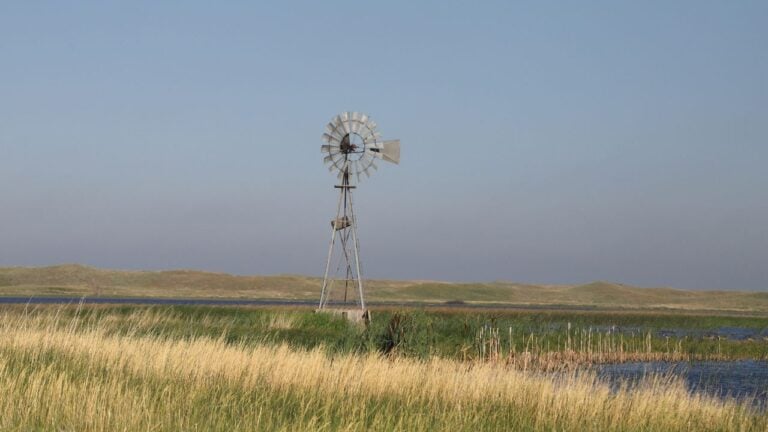 8 Things Nebraskans Know About Wind That Nobody Believes Until They Move There