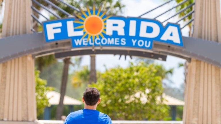 5 Things That Change the Second You Cross From Georgia Into Florida