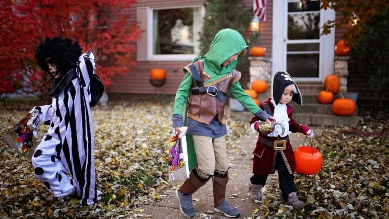 5 Things Every Virginia Kid Did on Halloween in the 1980s