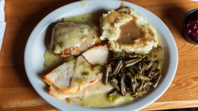 7 Things Kentuckians Should Know Before Ordering a Cracker Barrel Thanksgiving Meal