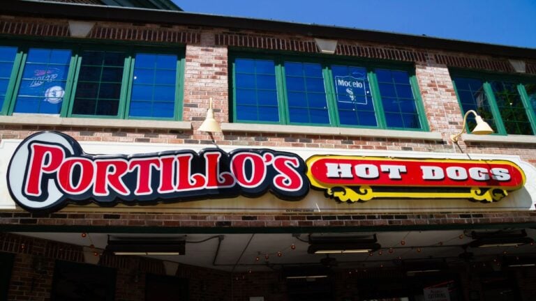 7 Portillo’s Orders Illinoisans Defend Like Family