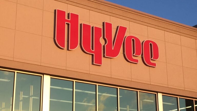 9 Hy-Vee Secrets Employees Wish Iowans Knew