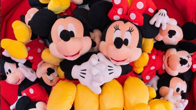 Grandma Took the Grandkids to Disney Without Asking. Reddit Says She Wasn’t Wrong. Do You Agree, Floridians?