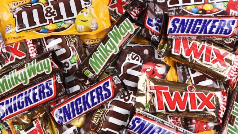 Her Boyfriend Wanted to Blow the Household Budget on Full-Size Halloween Candy. Who’s Side Would You Take, Californians?