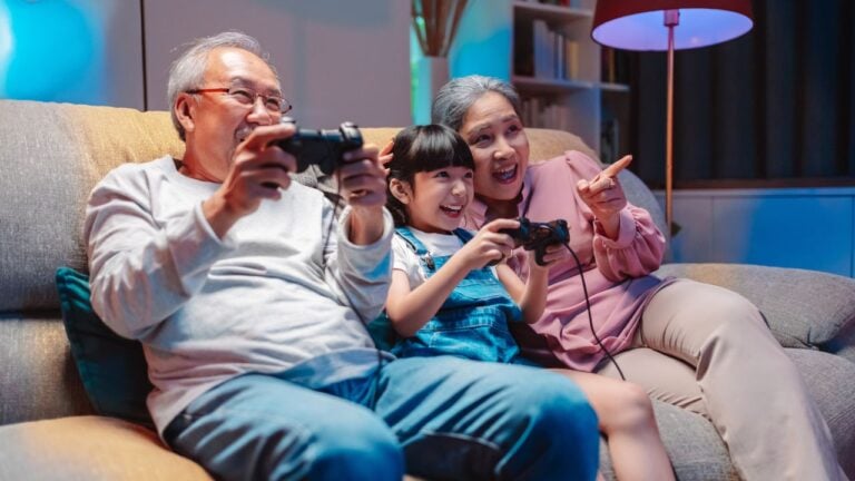 Floridians, Can You Guess How Reddit Judged These 7 Grandparents?